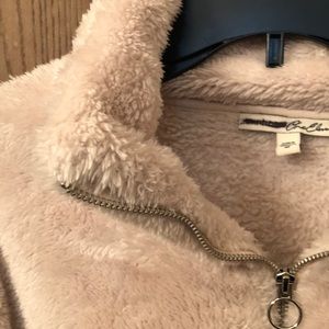 EXPRESS Ivory Express Fuzzy Comfy Pullover